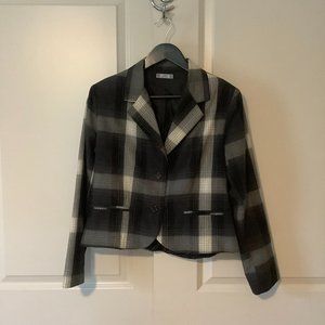 Gazzy Brazilian Brand Women's Brazilian 42 or US 11/12 Plaid Blazer